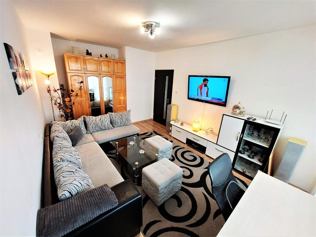 3 Rooms Apartment, Top Center, 1St Floor, Aubg, Free Parking, Pc I5 Ssd, 3 Led Tvs 200 Channels, Wifi, Terrace, Easy-Late Check-In, Stay Before Greece Blagoevgrad Exteriör bild