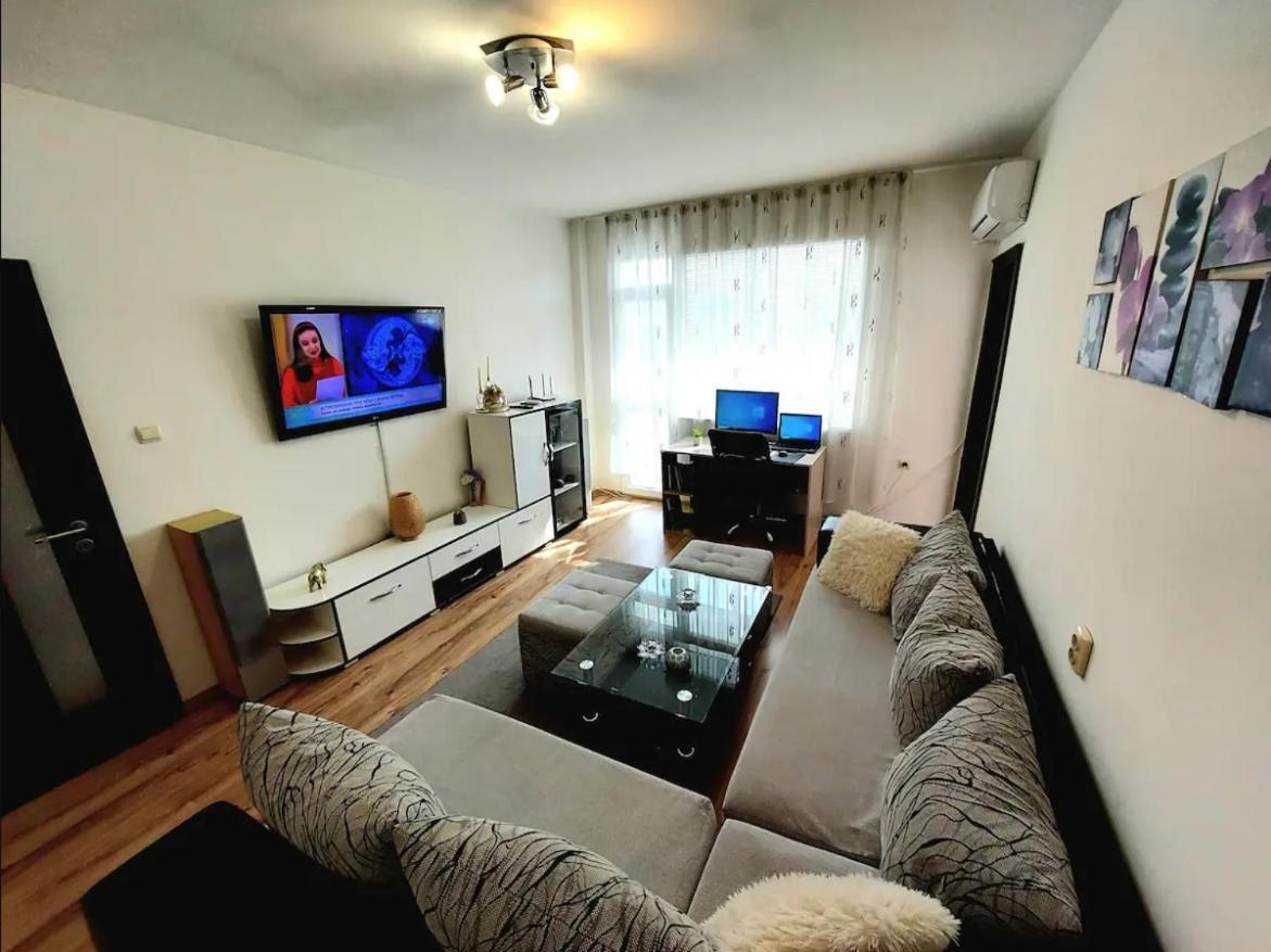 3 Rooms Apartment, Top Center, 1St Floor, Aubg, Free Parking, Pc I5 Ssd, 3 Led Tvs 200 Channels, Wifi, Terrace, Easy-Late Check-In, Stay Before Greece Blagoevgrad Exteriör bild