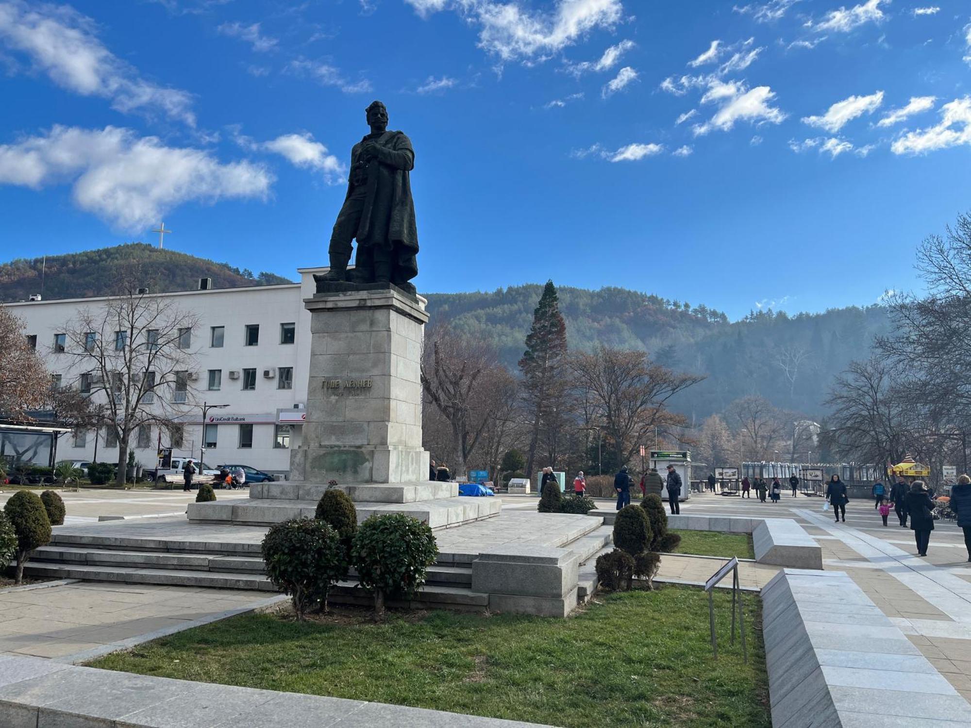 3 Rooms Apartment, Top Center, 1St Floor, Aubg, Free Parking, Pc I5 Ssd, 3 Led Tvs 200 Channels, Wifi, Terrace, Easy-Late Check-In, Stay Before Greece Blagoevgrad Exteriör bild
