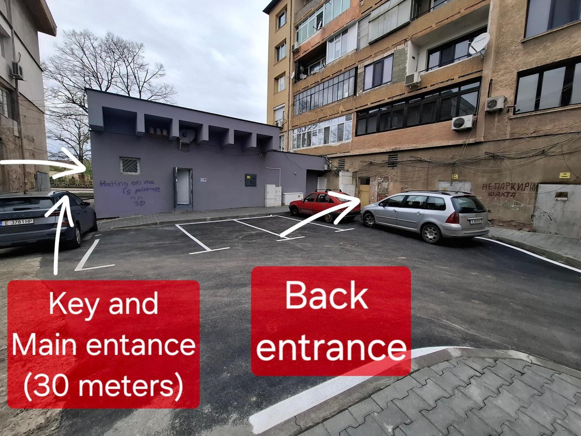 3 Rooms Apartment, Top Center, 1St Floor, Aubg, Free Parking, Pc I5 Ssd, 3 Led Tvs 200 Channels, Wifi, Terrace, Easy-Late Check-In, Stay Before Greece Blagoevgrad Exteriör bild